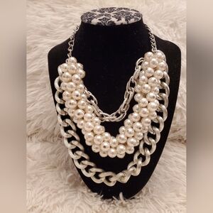 NWT Necklace and Earrings Set